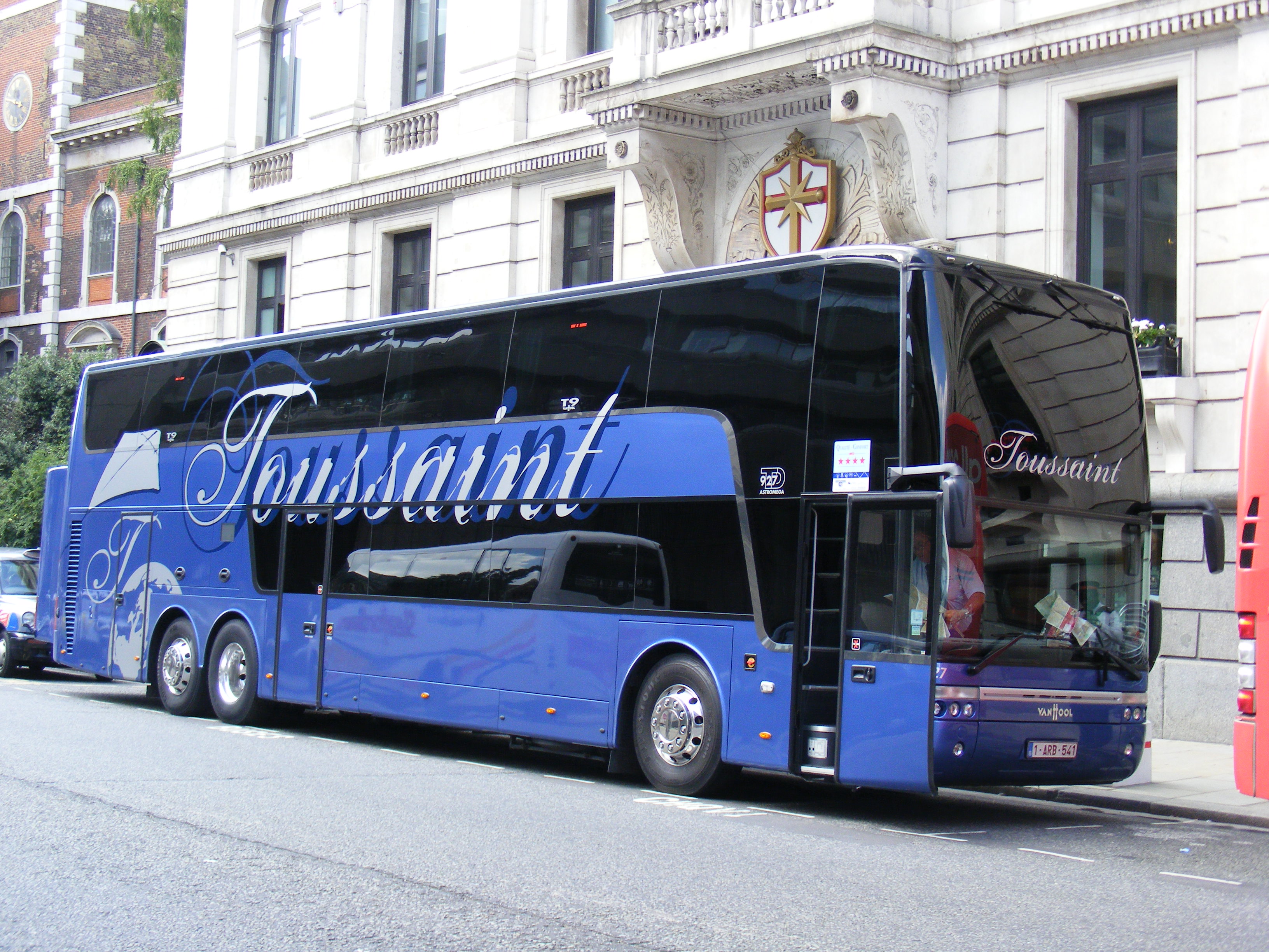 1-ARB-541_Van_Hool_Astromega_TD927_of_Toussaint,_Belgium._(7747506154).jpg