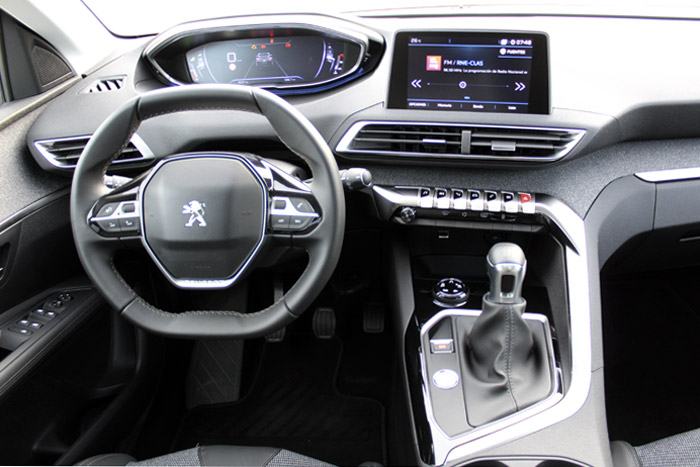 10-Peugeot-3008.jpg