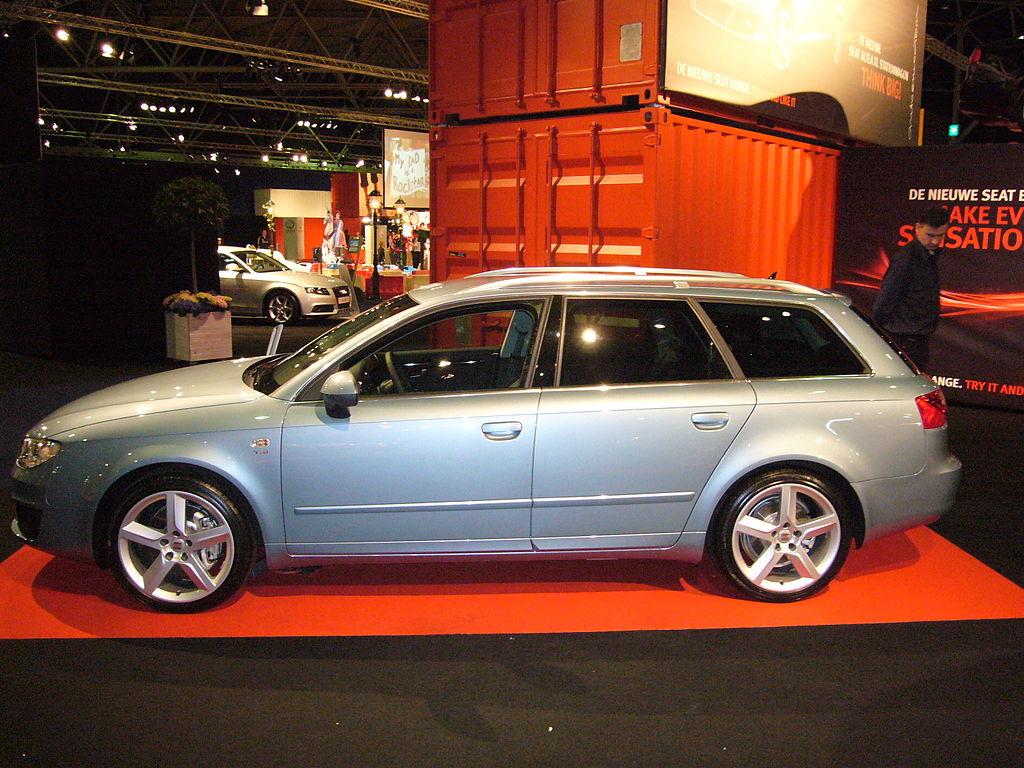 1024px-Seat_Exeo_ST_(side).jpg