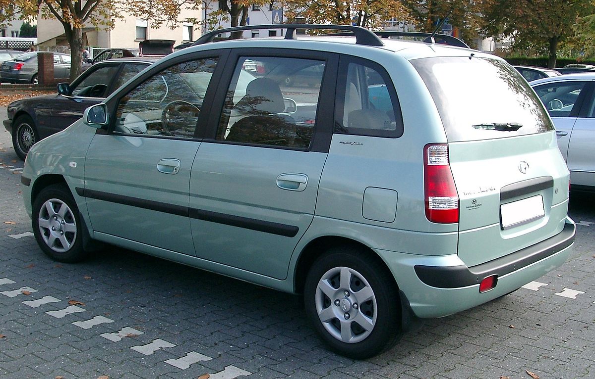 1200px-Hyundai_Matrix_rear_20071004_(1).jpg