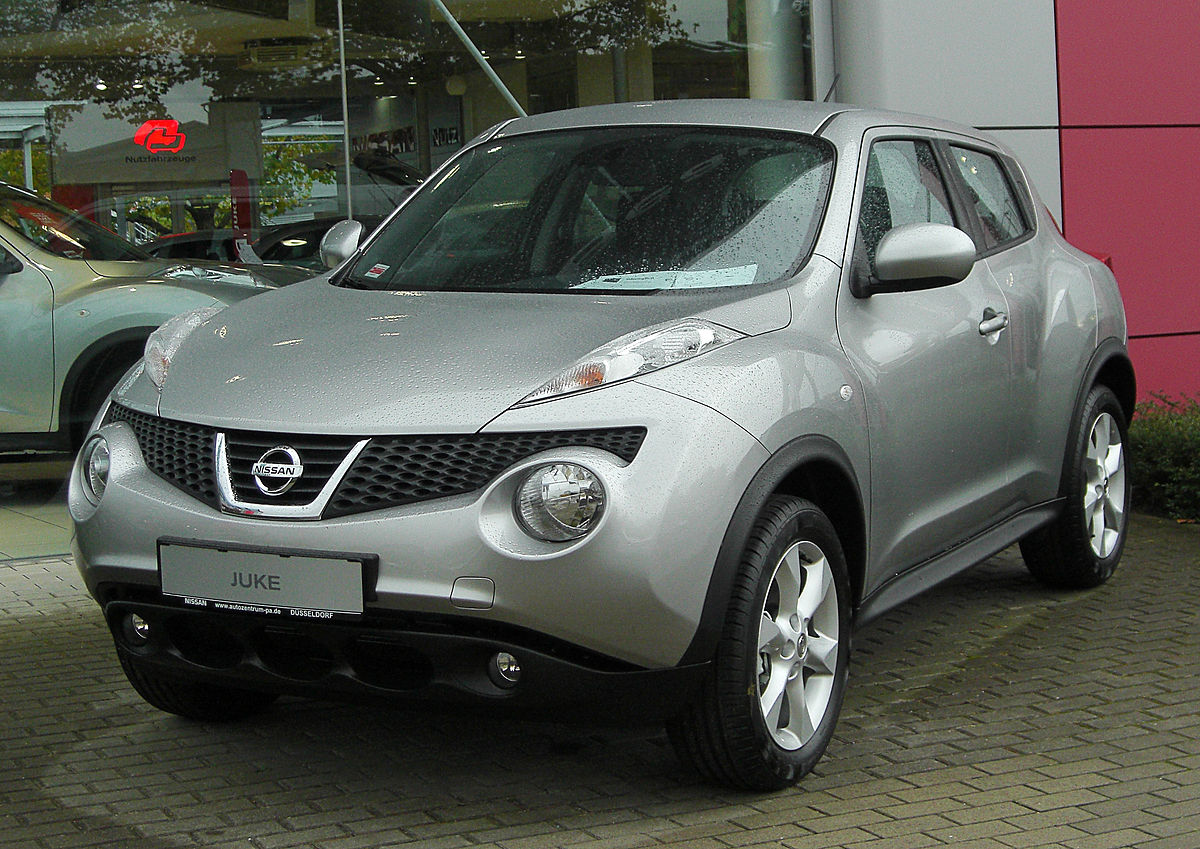 1200px-Nissan_Juke_Acenta_1.6_2x4_front_20101030.jpg