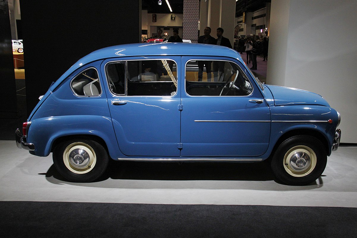 1200px-Seat_800_(3).jpg