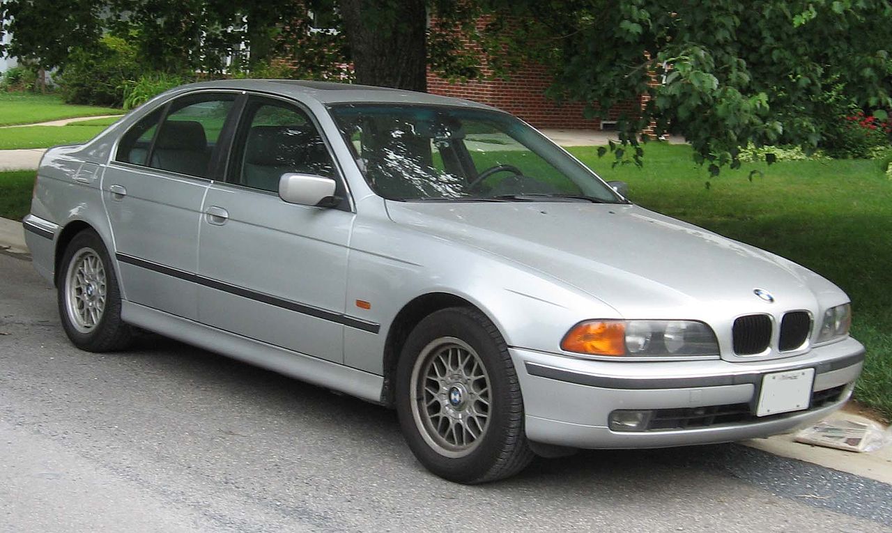 1280px-96-00_BMW_5-Series_E39_sedan.jpg