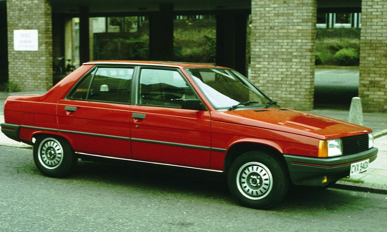 1280px-Renault_9_Cambridge.jpg