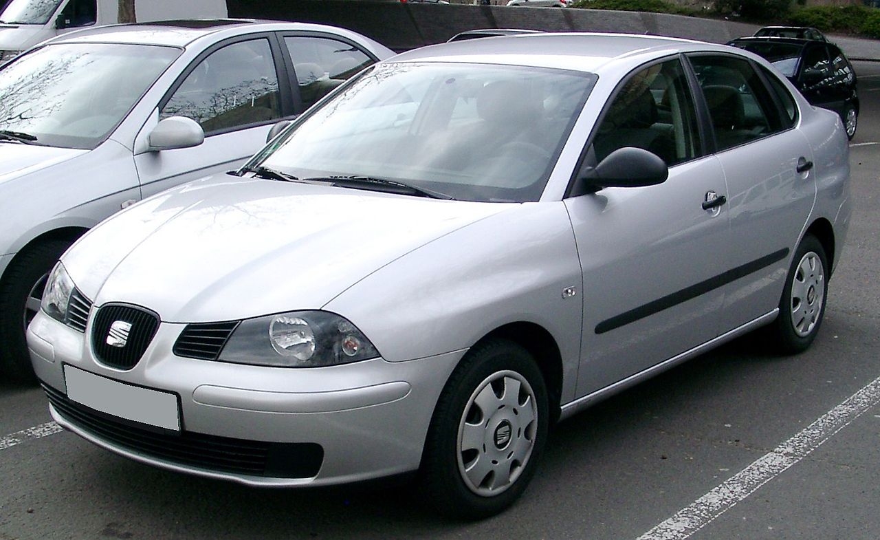 1280px-Seat_Cordoba_front_20080326.jpg
