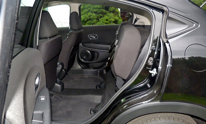 1439274438-HR-V-magic-seat.JPG