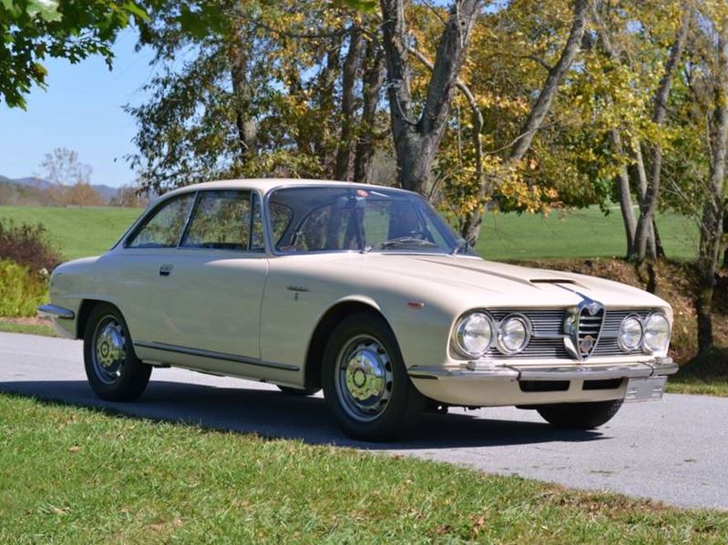 1966-Alfa-Romeo-2600-Sprint-Front.jpg