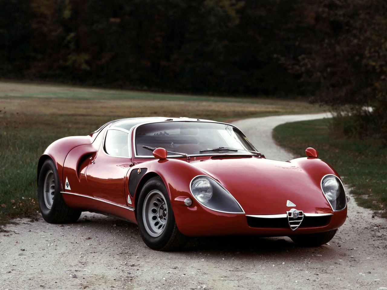 1968 Alfa Romeo 33 V8 stradale.jpg