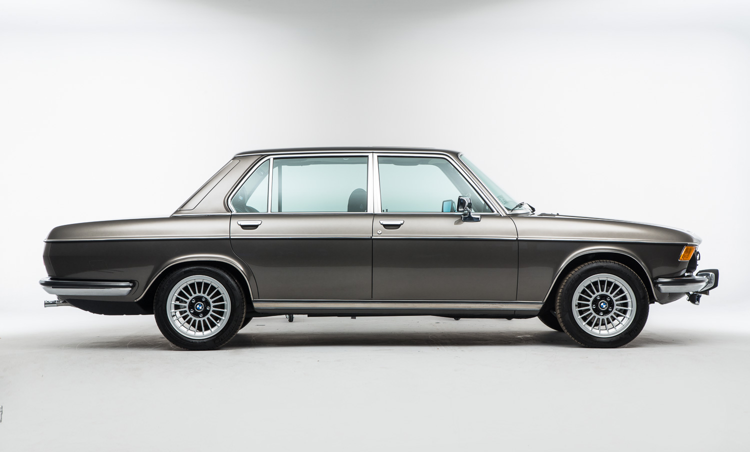 1977-BMW-E3-3_3LiA-05.jpg