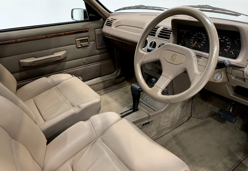 1992-Peugeot-205-Gentry-interior.jpg