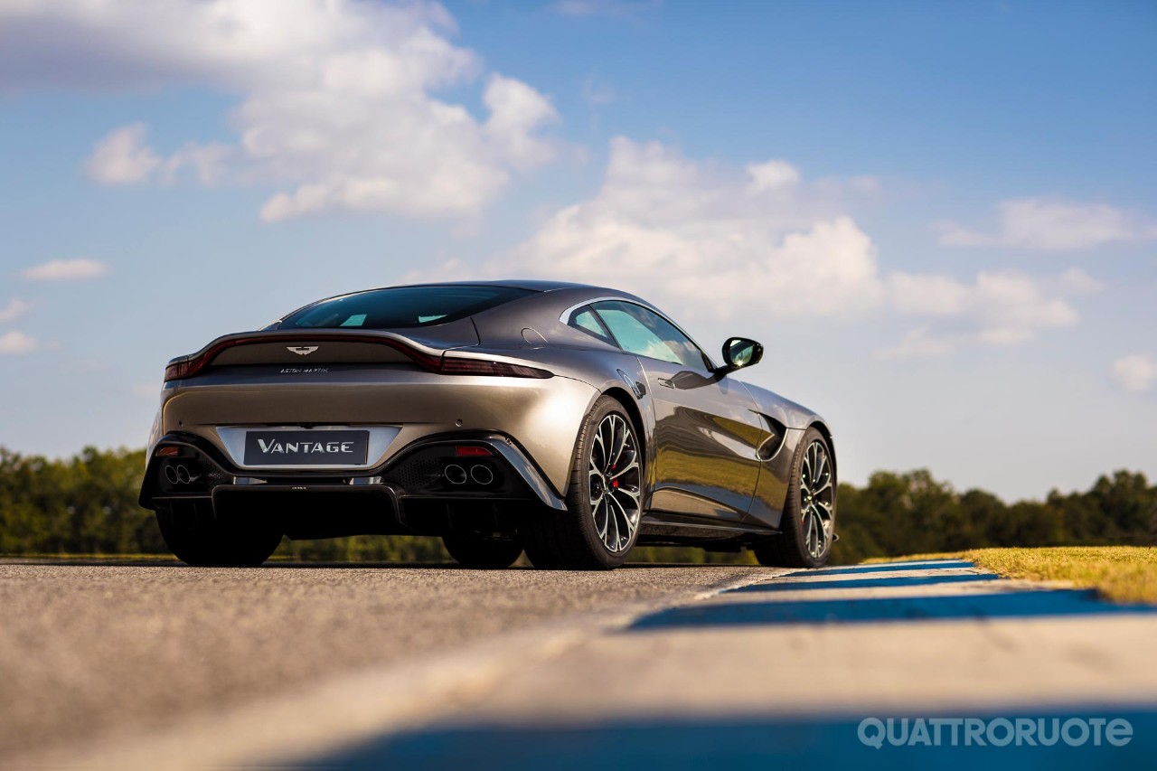2017-Aston-Martin-V8-Vantage-31.jpg