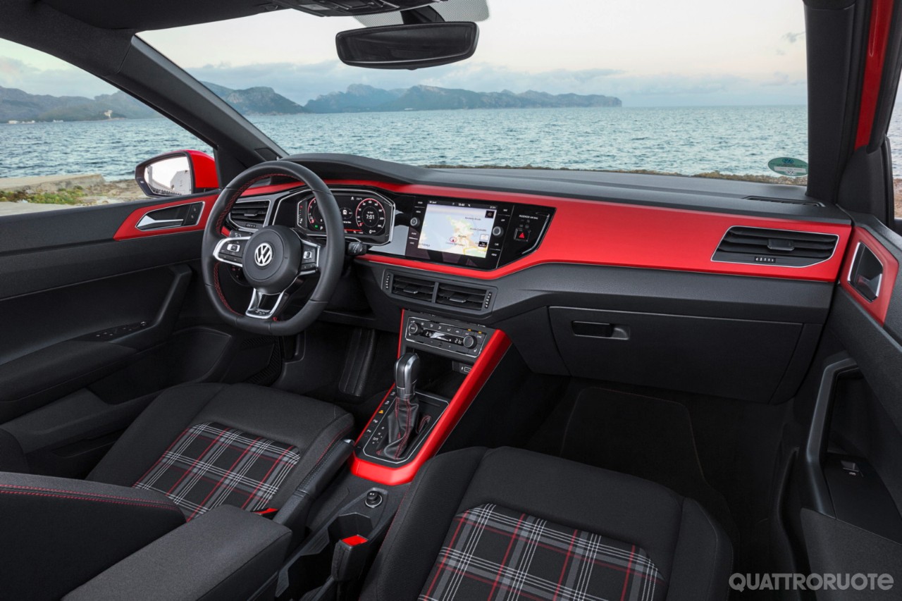 2017-Volkswagen-Polo-GTI-05.jpg