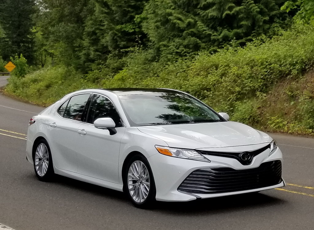 2018 Toyota Camry XLE Front End.jpg