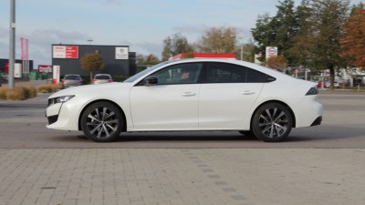 20181112104625audia5sportbackvspeugeot508.jpg