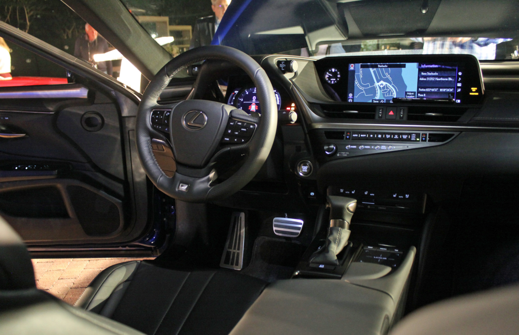 2019-lexus-es-reveal-51.jpeg