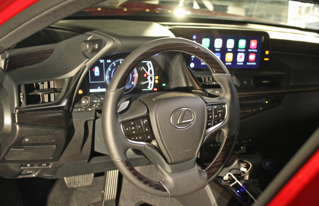 2019-lexus-es-reveal-61.jpeg