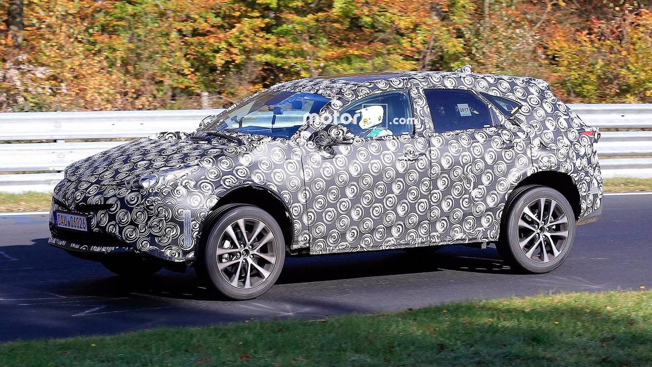2019-toyota-prius-v-spy-photos.jpg