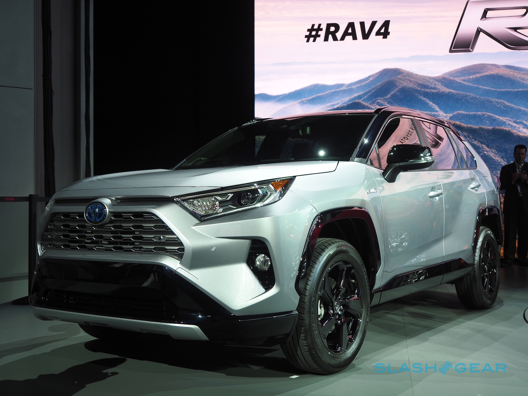 2019-toyota-rav4-0.jpeg