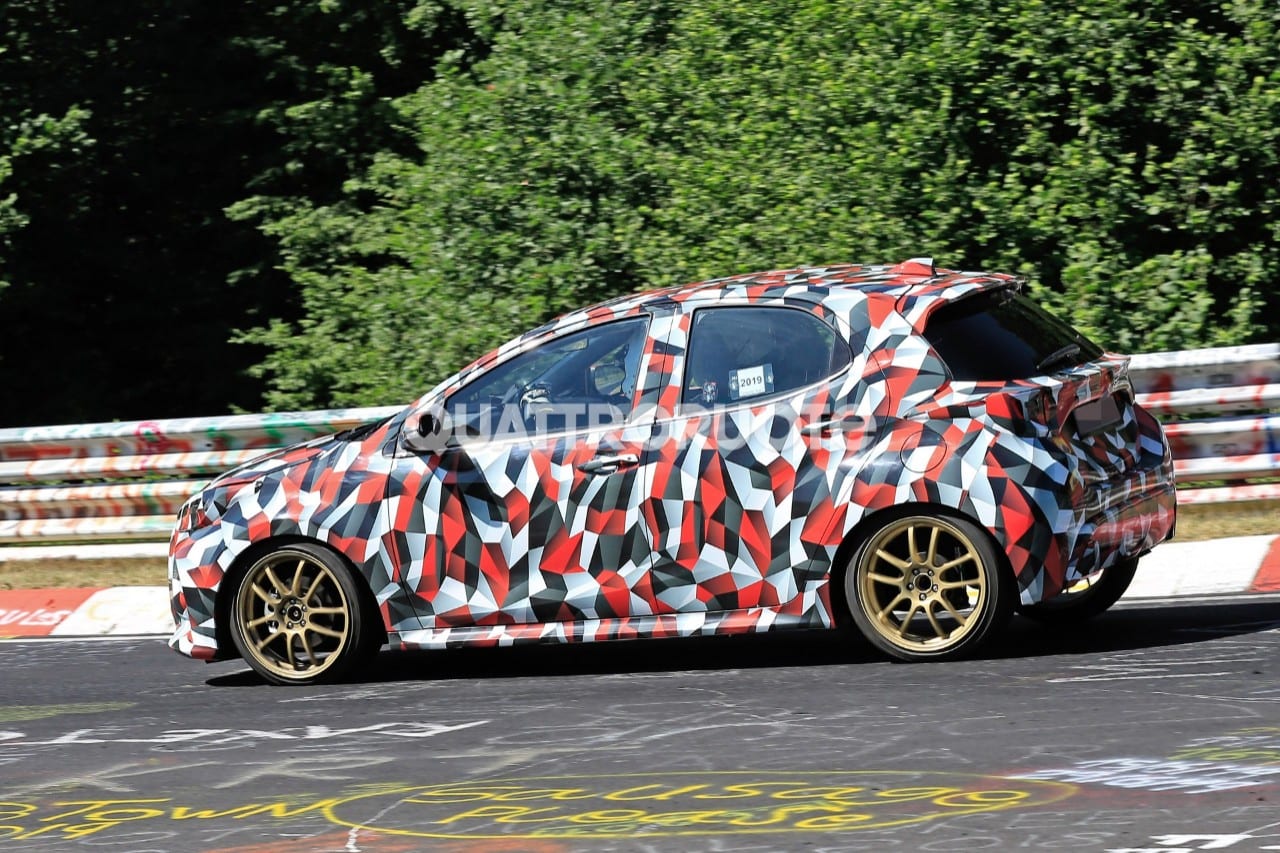 2019-toyota-yaris-spy-17.jpg.jpeg