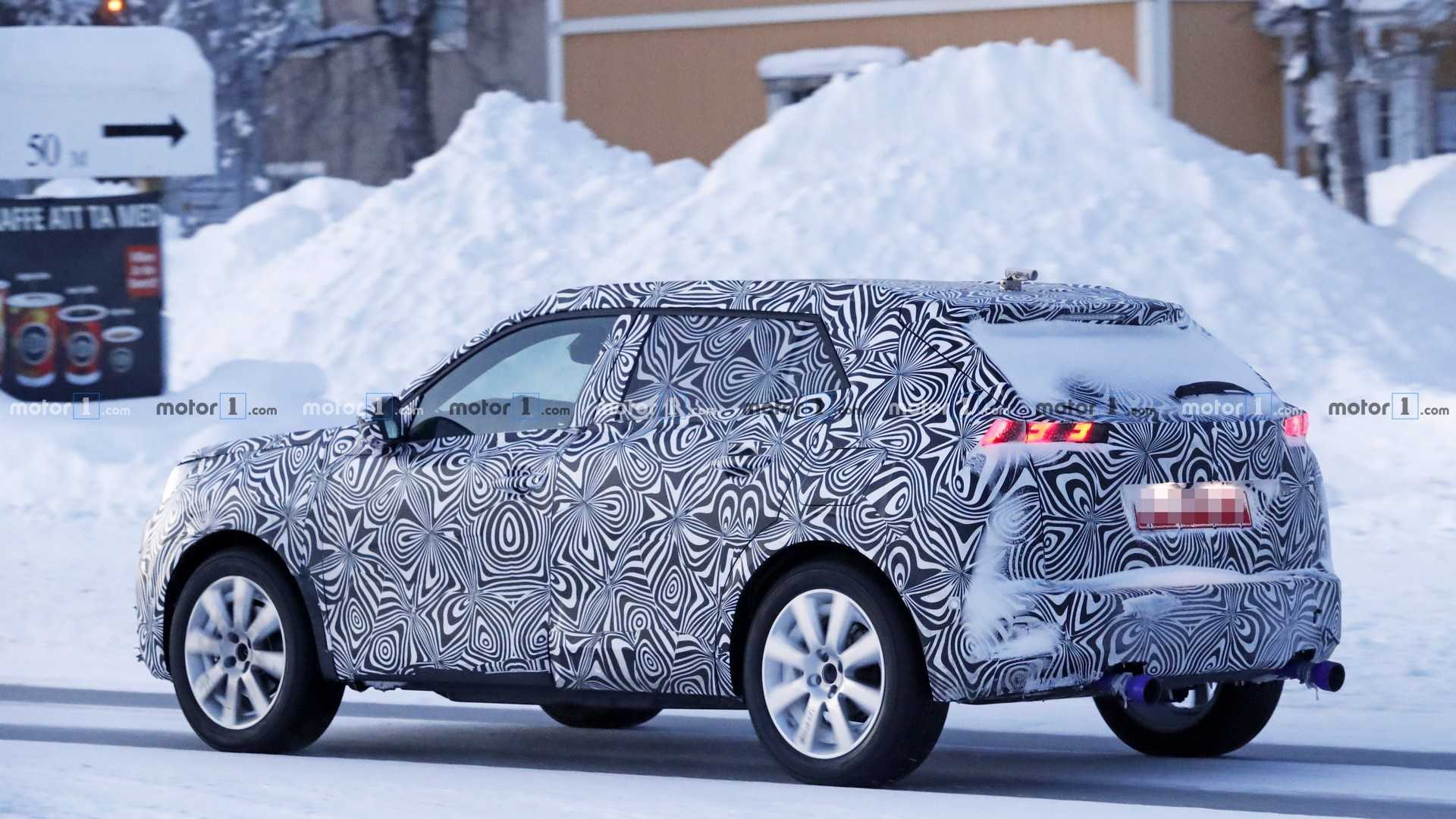2020-peugeot-2008-spy-photo (2).jpg