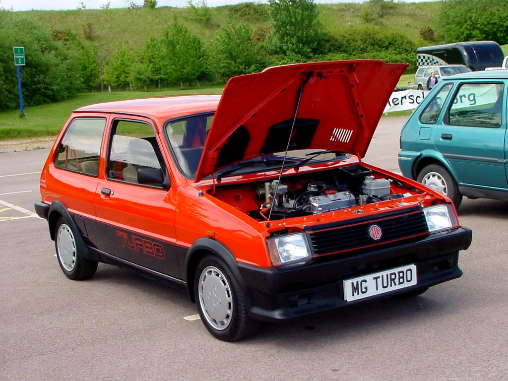 296_-_1983-1985_red_MG_Metro_Turbo,_front.jpg