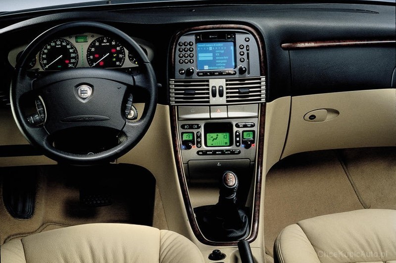 427739lancia-lybra-sedan-227-6992_v1.jpg