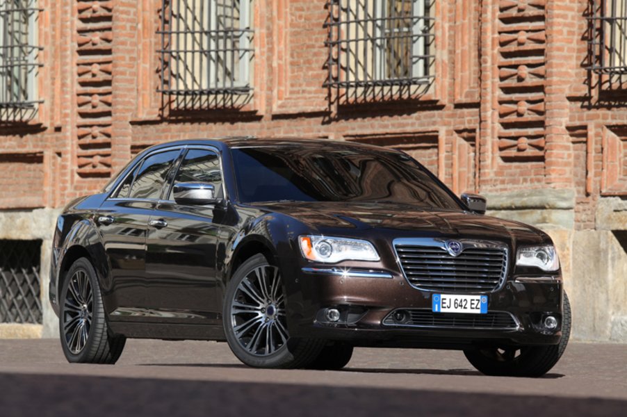 5-lancia-thema-2012-13.jpg