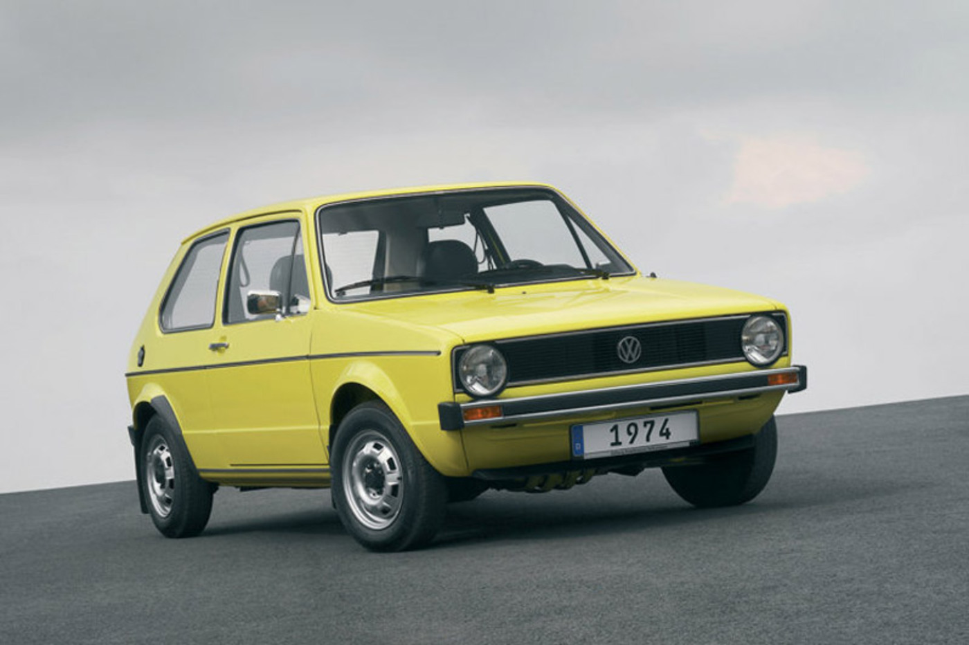 5-volkswagen-golf-i-1974-800x600-wallpaper-01.jpg