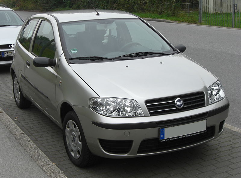 800px-Fiat_Punto_II_Facelift_front.jpeg.jpg