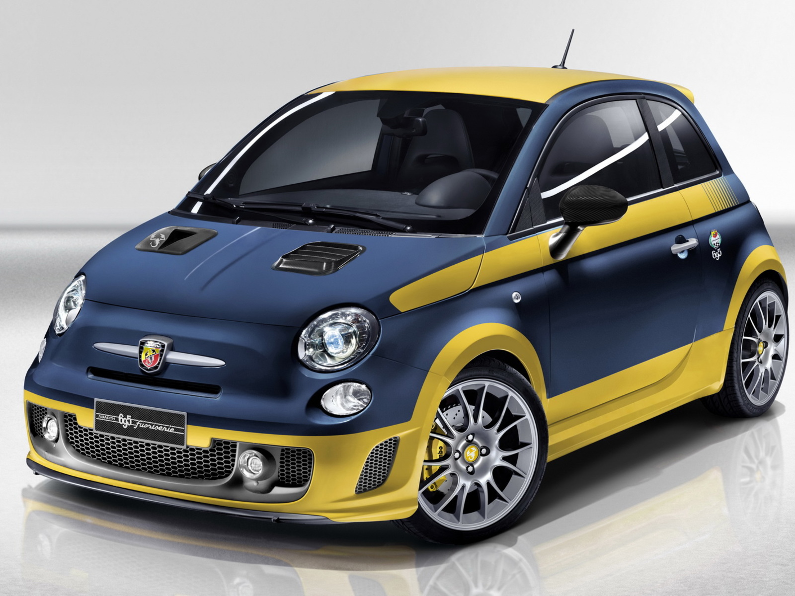 abarth_595_fuoriserie_2.jpg