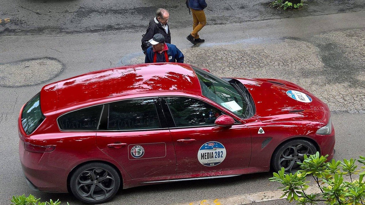 Alfa-Romeo-Giulia-Quadrifoglio-Sportwagon.jpg