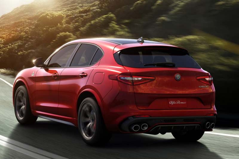 Alfa-Romeo-Stelvio-Retro.jpg