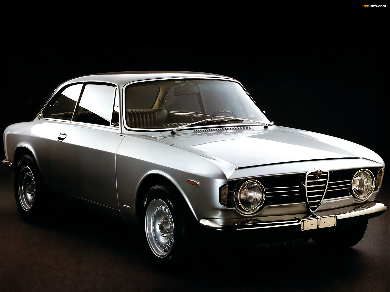 alfa-romeo_giulia_1965_photos_6.jpg