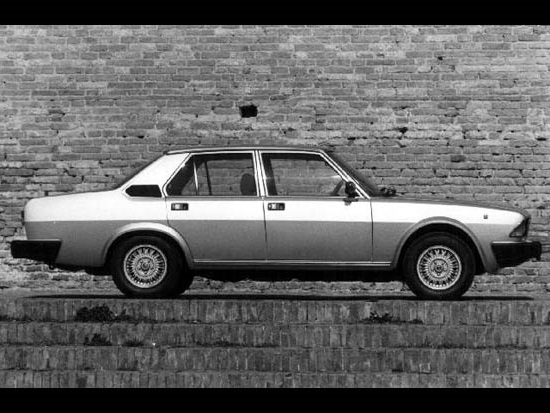 alfa6primaserie002.jpg