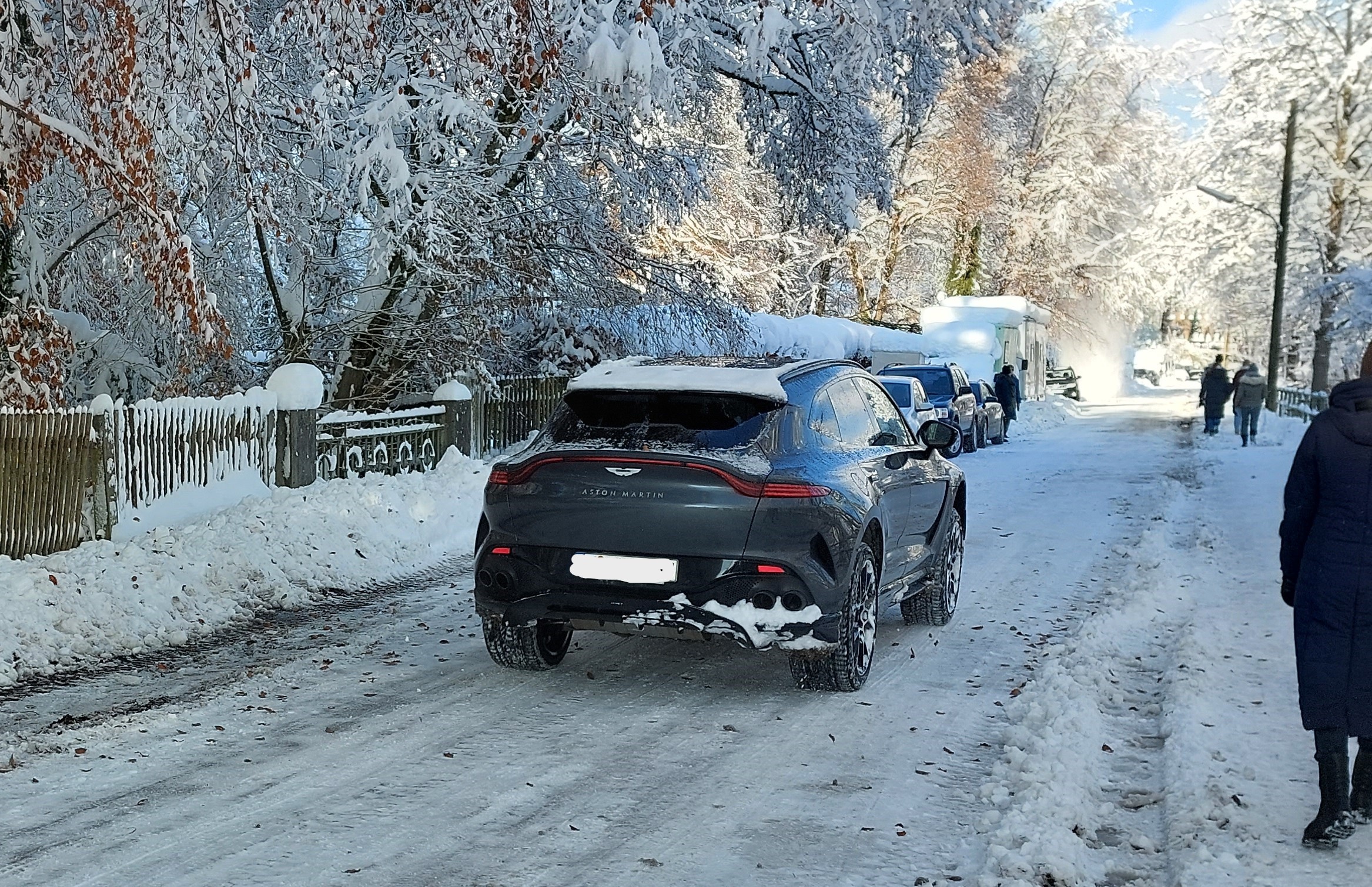 aston 2.jpg