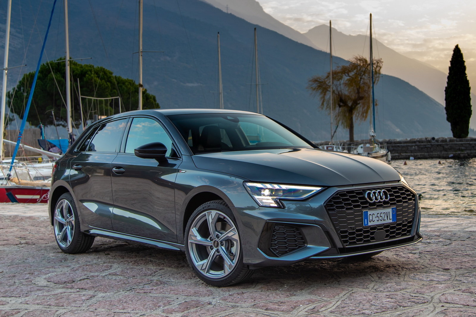 audi-sportback-40-tfsi-e-2020-11_06.jpg