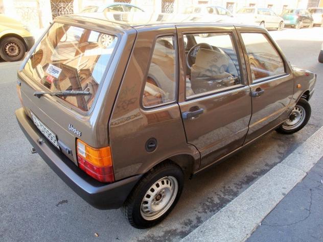 auto-milano-fiat-uno-45-fire-122d2f5f0ddf3fe397b09788a9650c6b.jpg