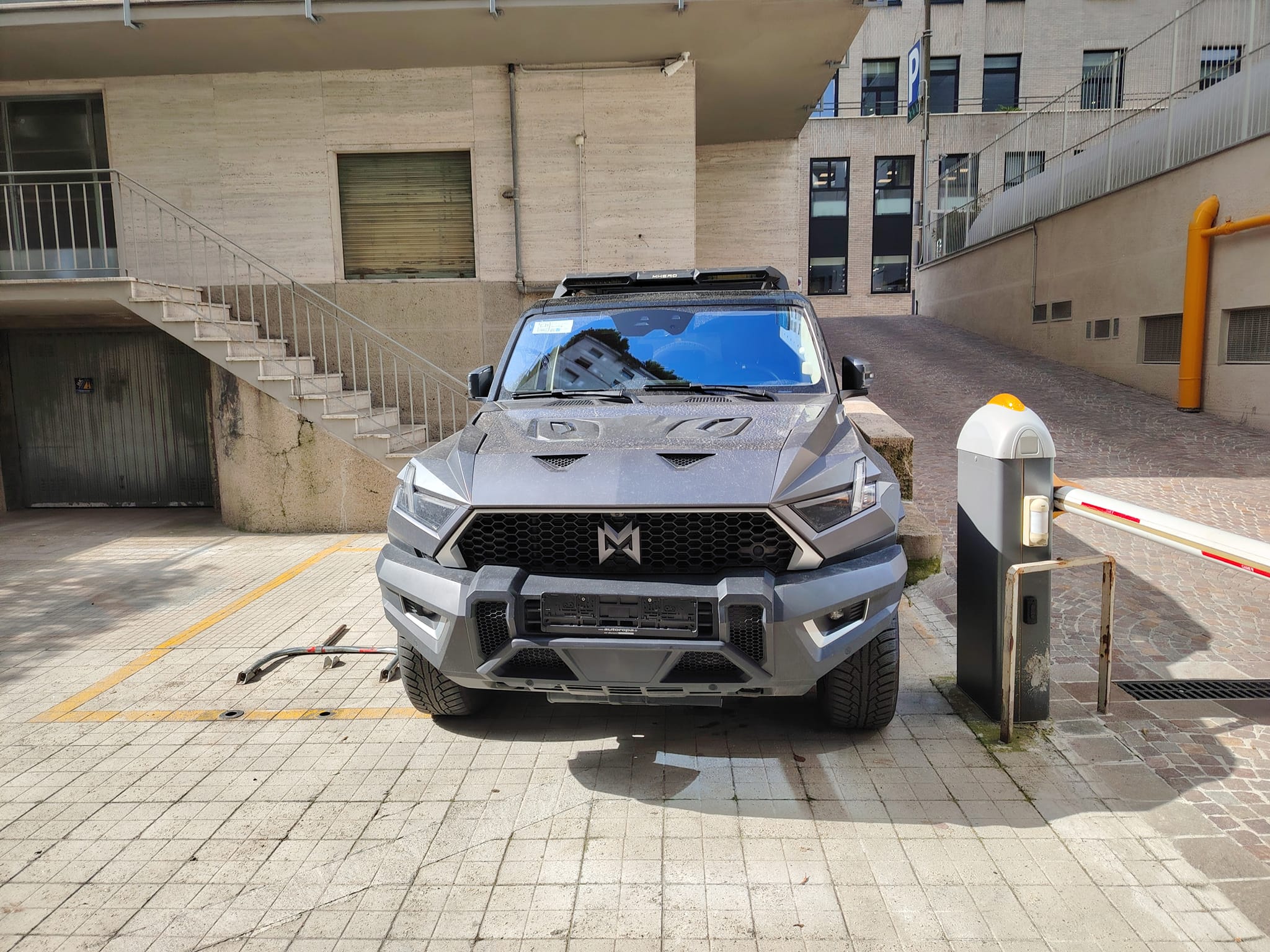 auto non identificata 3.jpg