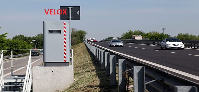 autovelox-fisso-in-autostrada.jpg