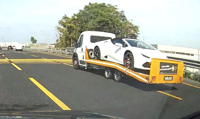 Cattura huracan roadster.JPG