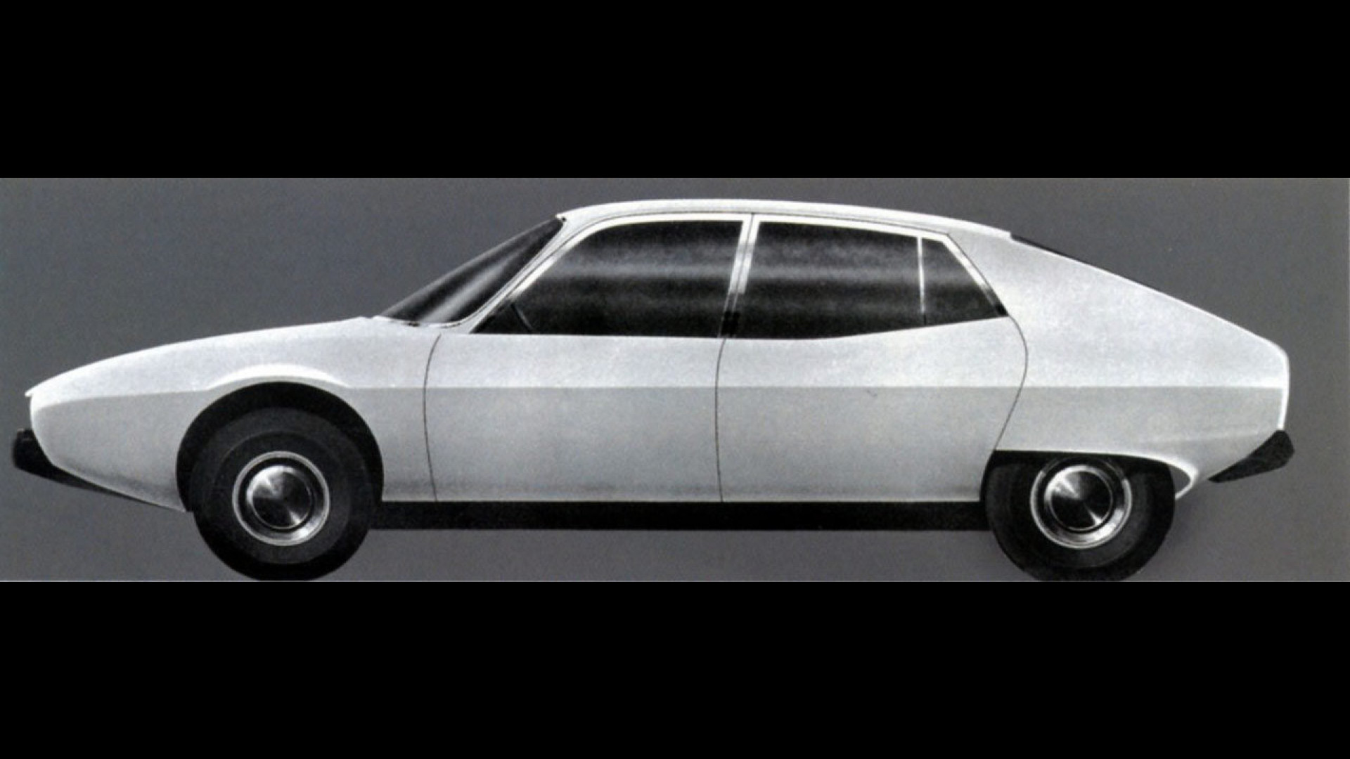 citroen-cx-unastronave-per-volare.jpg
