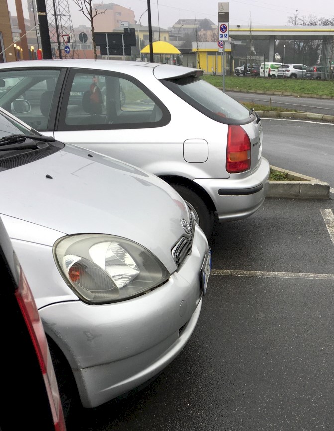 civi+yaris.jpg