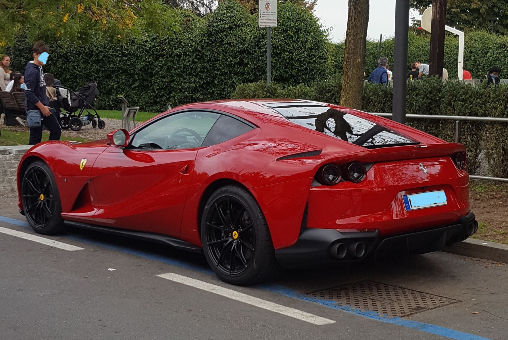 ferrari2.jpg