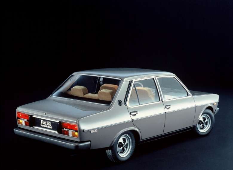 fiat-131-supermirafiori-1978-grigia.jpg