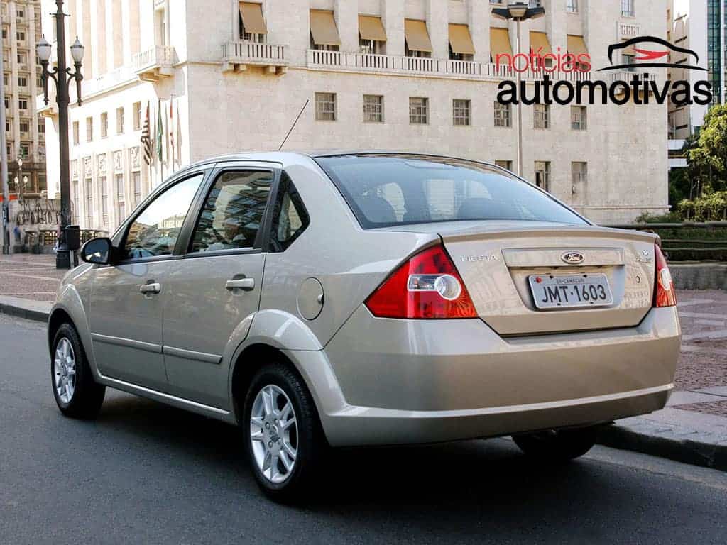 Ford-Fiesta-Sedan-BR-spec-2007–10-2.jpg
