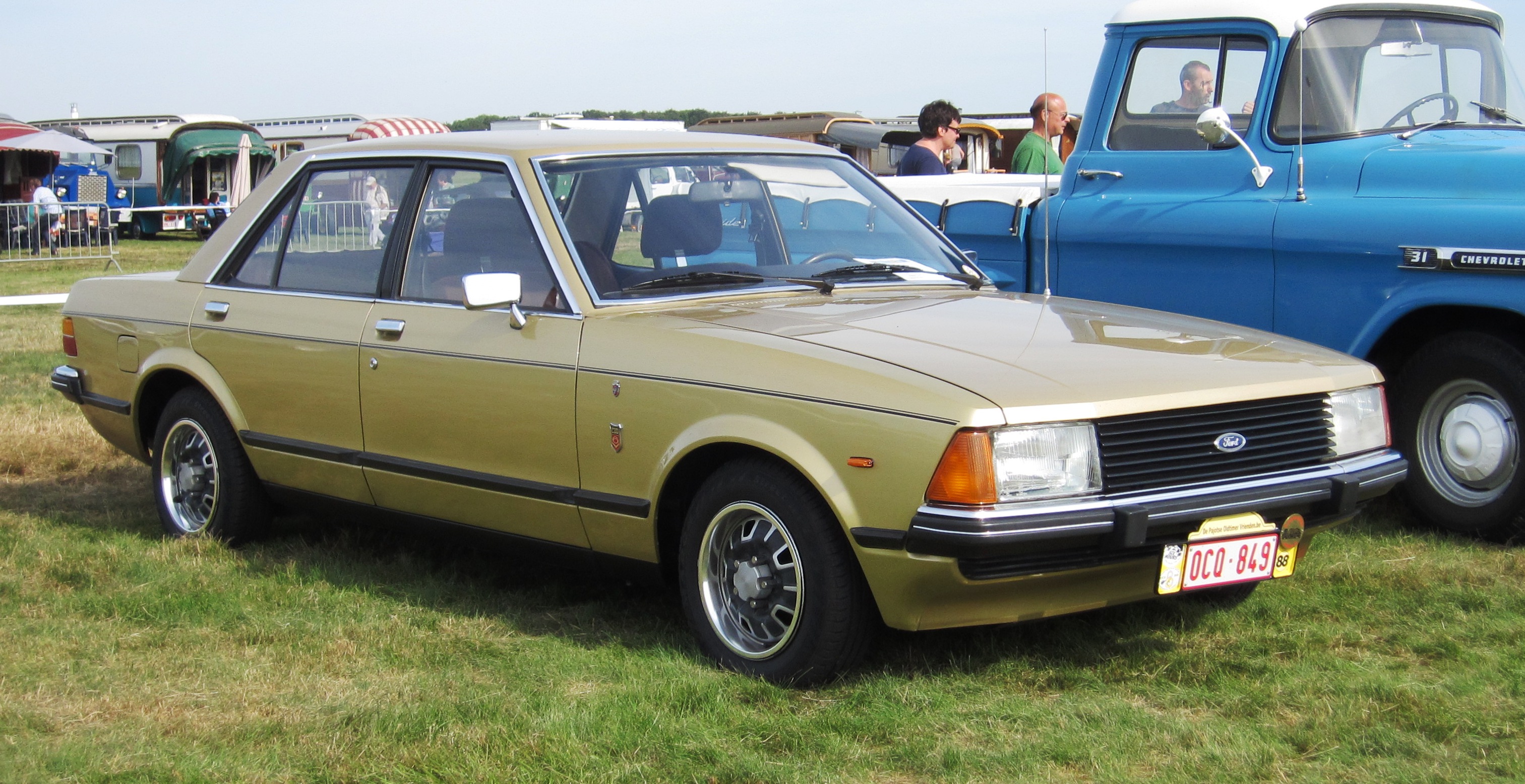 Ford_Granada_MkII_pre_facelift_ca_1980.jpg