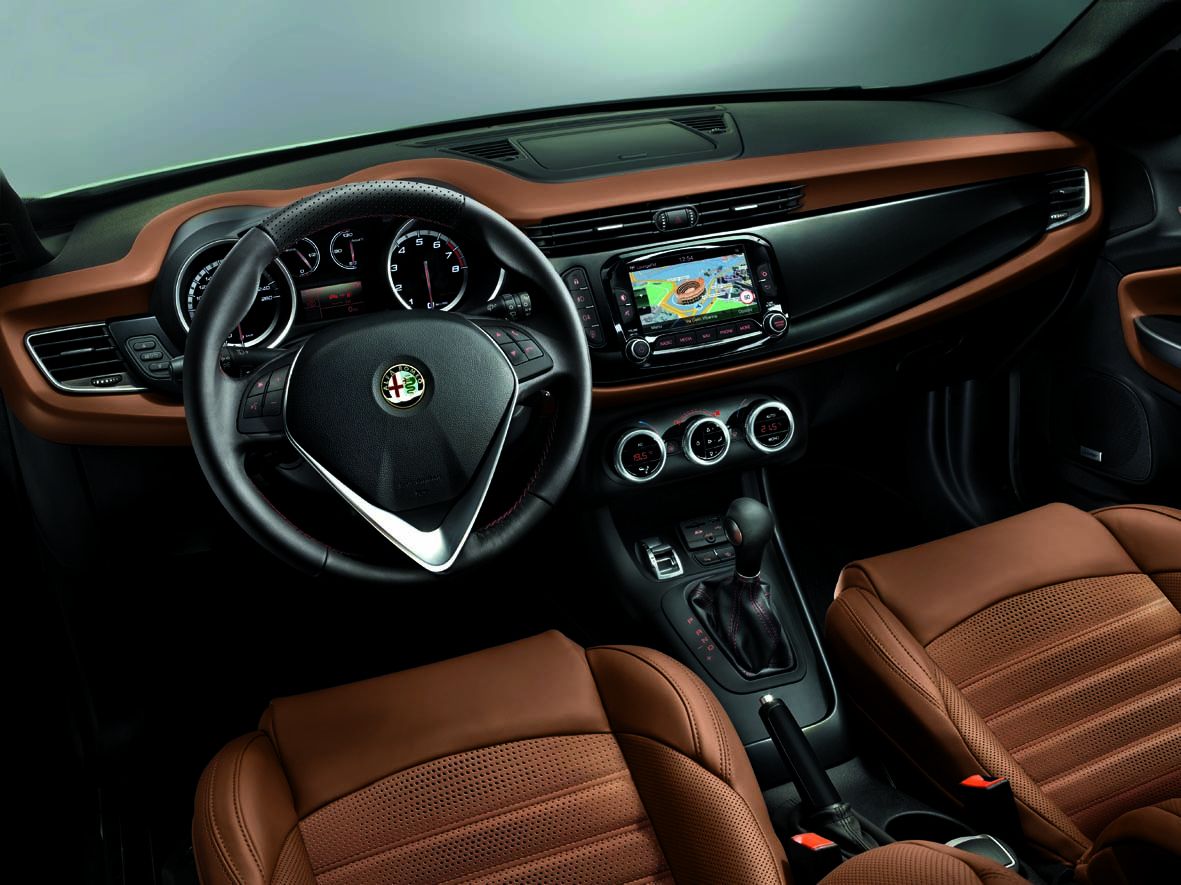 Foto Alfa 4_MGzoom.jpg