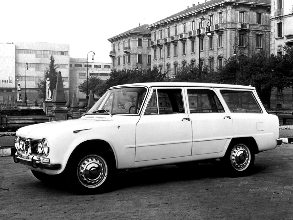 giulia_super_promiscua_1.jpg