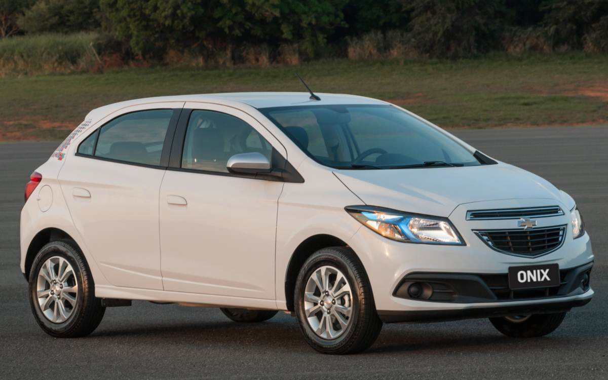 GM-Brazil-2014-Chevrolet-Onix-105.jpg