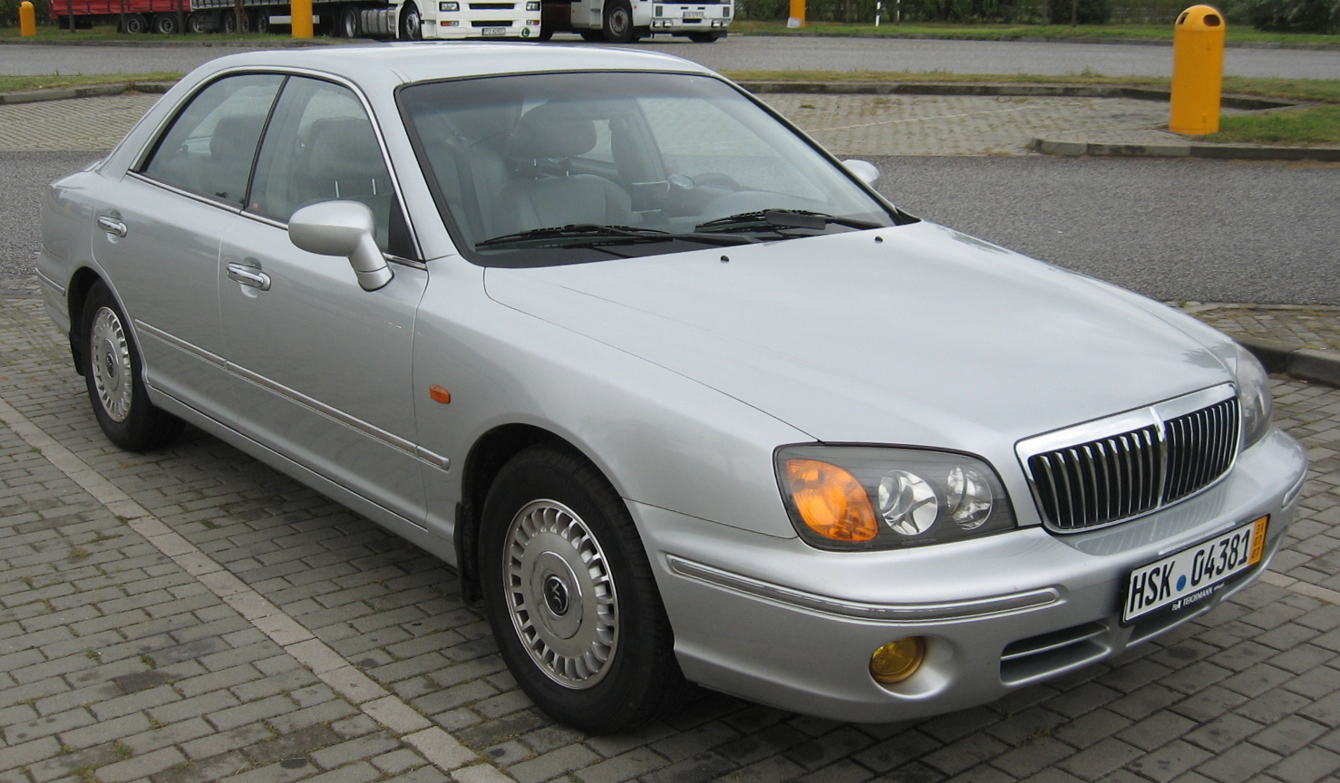 Hyundai_XG_30_european_model_silver.jpg